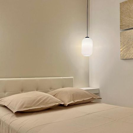 Seaviews By Jenni Menton, La Suite, Superbe Front De Mer, Top Emplacement Avec Terrasse Et Parking! 외부 사진