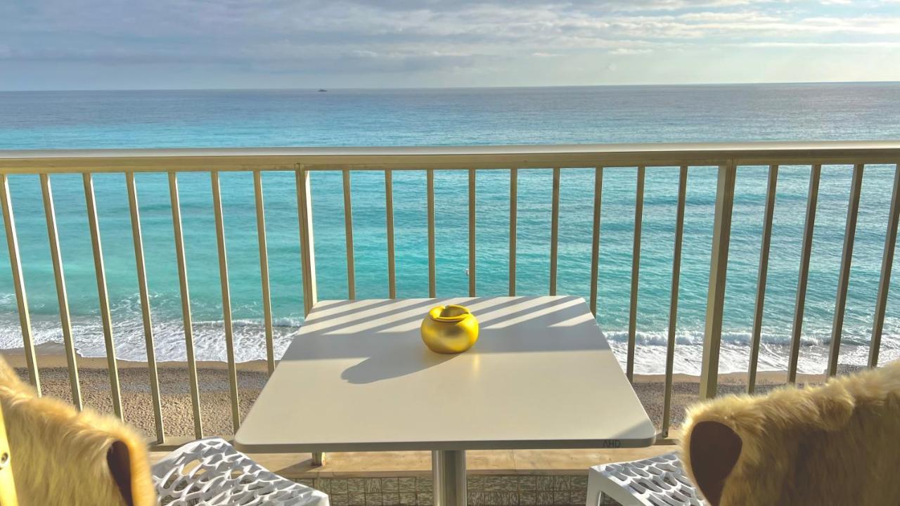 Seaviews By Jenni Menton, La Suite, Superbe Front De Mer, Top Emplacement Avec Terrasse Et Parking! 외부 사진