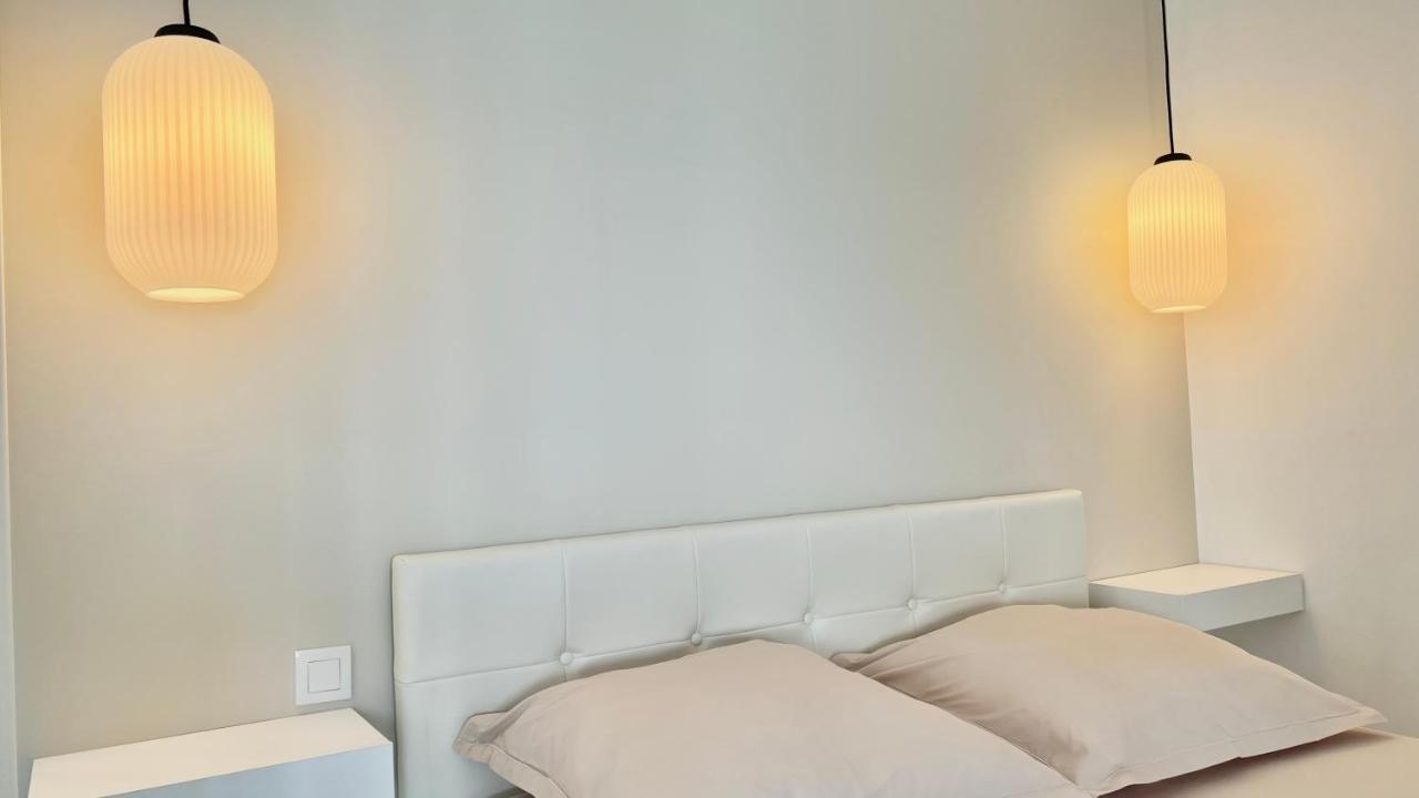Seaviews By Jenni Menton, La Suite, Superbe Front De Mer, Top Emplacement Avec Terrasse Et Parking! 외부 사진